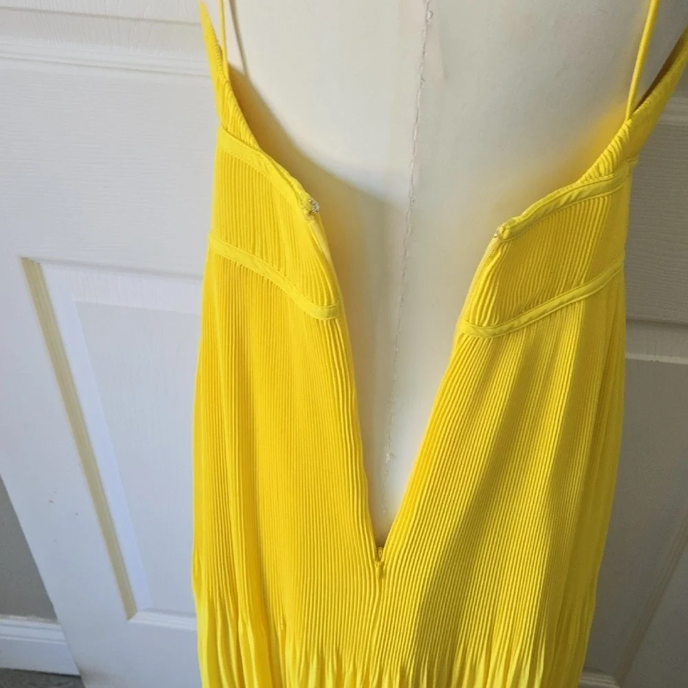 AMUR Yellow Pleated‎ Halter Maxi Dress Formal Evening Gown Size 4 - Picture 6 of 9